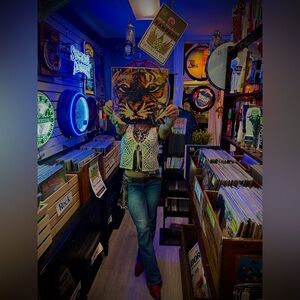 Meet your Posher, Teagon